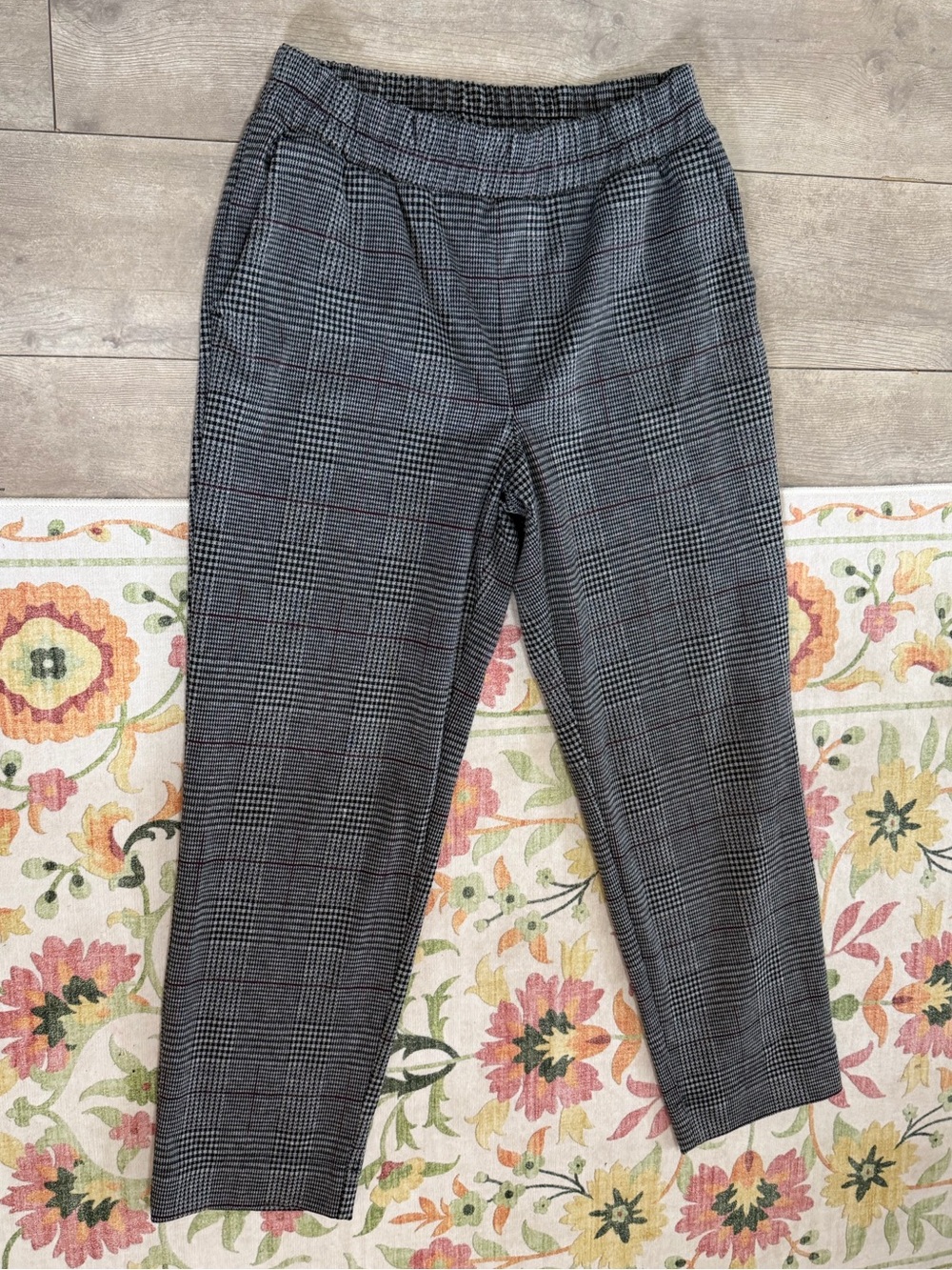 A New Day Women’s Small Gray Plaid Pull-On Tapered Ankle Dress Pants Stretch
New